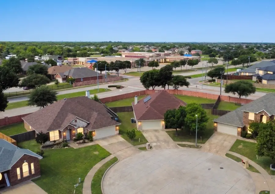 1435 Fleetwood Cove Drive, Grand Prairie, TX 75052 - #2