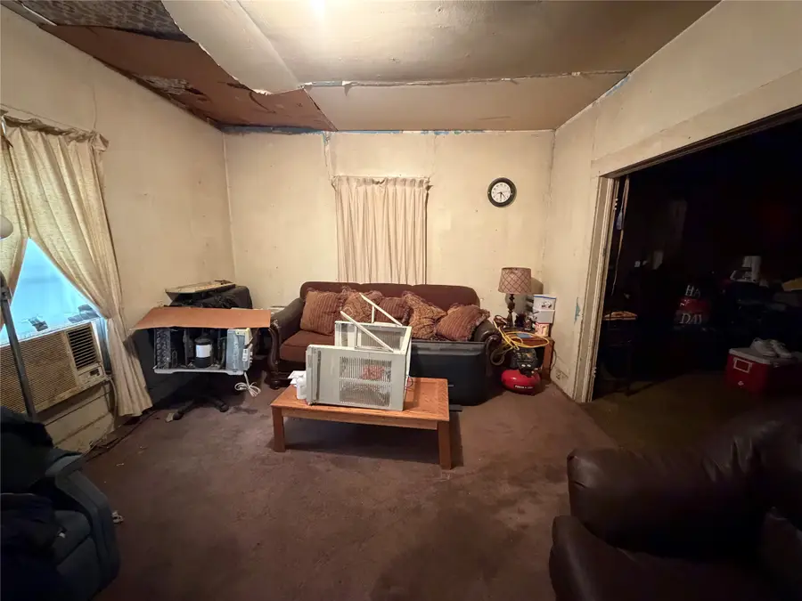 941 E Baltimore Avenue, Fort Worth, TX 76104 - #3