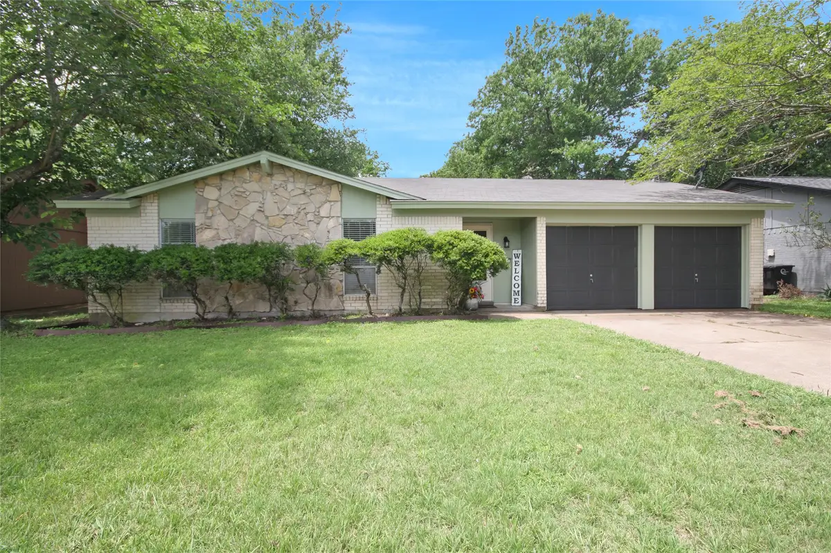 703 N Douglas Avenue, Cleburne, TX 76033 - #1