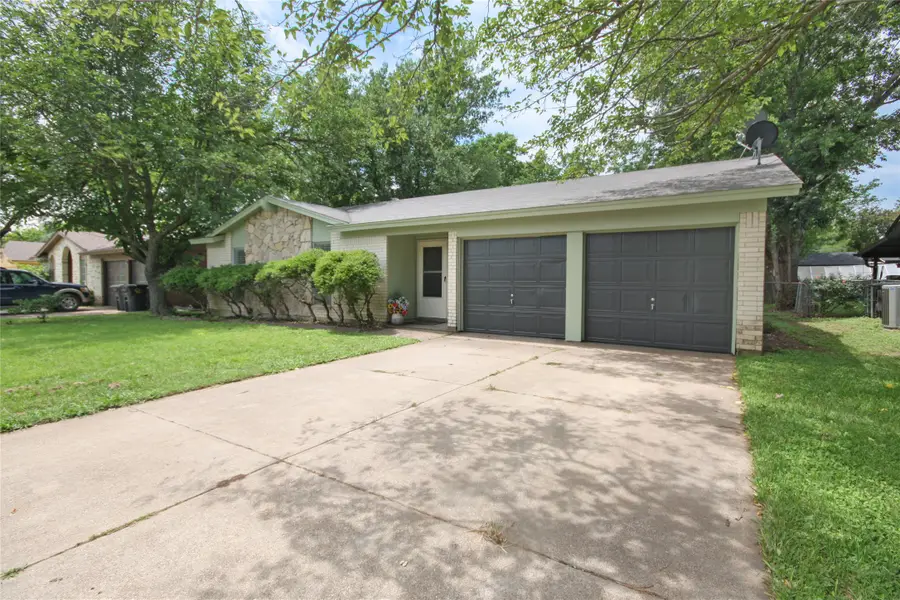 703 N Douglas Avenue, Cleburne, TX 76033 - #3