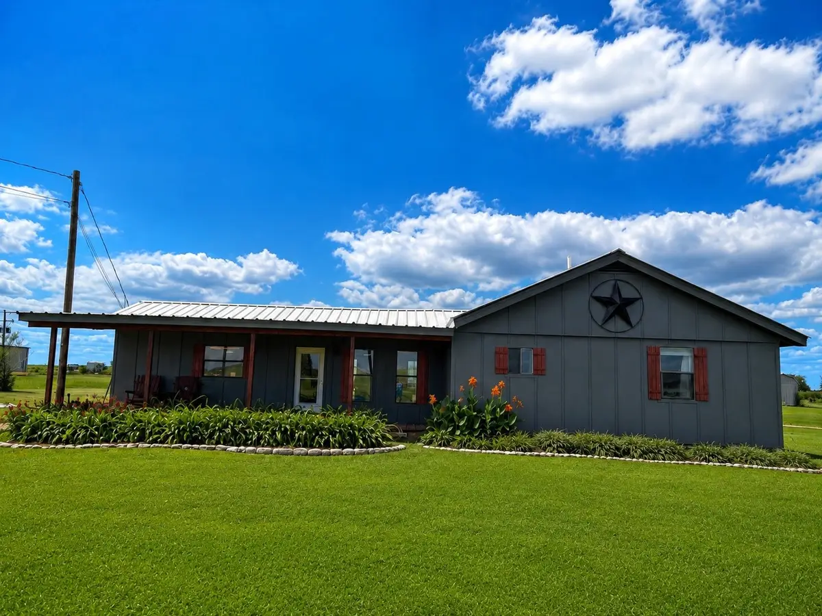 2515 Us Highway 77 Highway, Lott, TX 76656 - #1