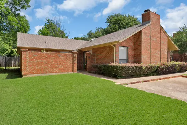 935 Cedarland Boulevard, Arlington, TX 76011