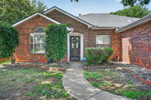 3208 Cliff Oaks Drive, Corinth, TX 76210