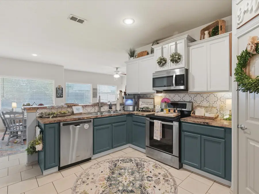 5135 Crystal Lake Avenue, Krum, TX 76249 - #3
