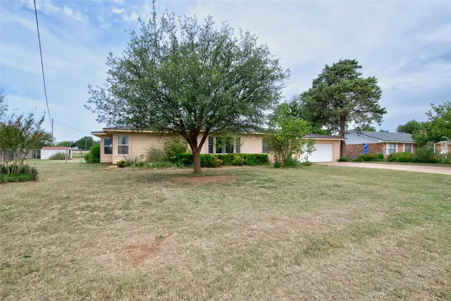 1002 Trundy, Merkel, TX 79536 - #3