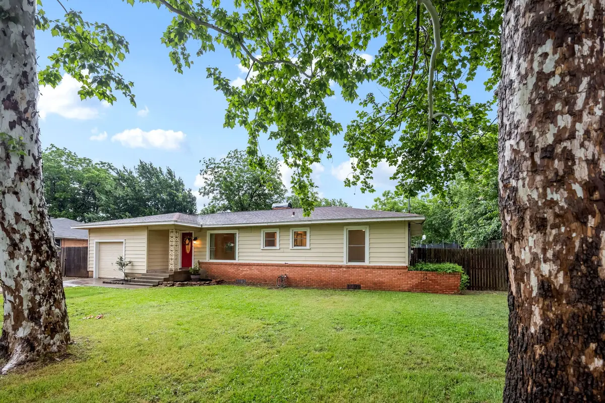 421 S 1st Street, Krum, TX 76249 - #1
