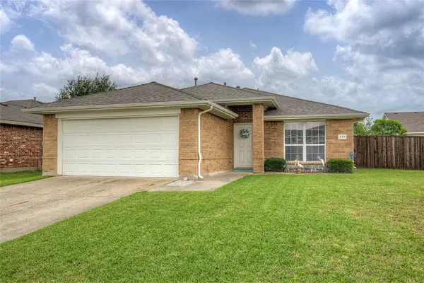 231 Willow Creek Lane, Terrell, TX 75160