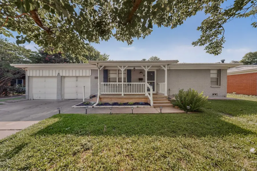 3606 Reeves Street, North Richland Hills, TX 76117 - #3