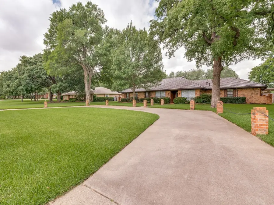 2409 Vega Street, Grand Prairie, TX 75050 - #2