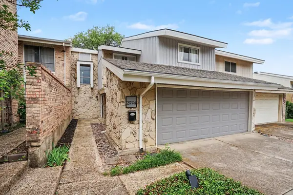 2974 Country Place Circle, Carrollton, TX 75006