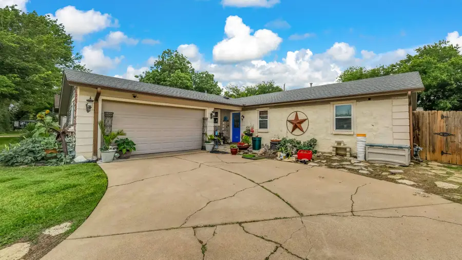 412 Douglas Street, Burleson, TX 76028 - #2