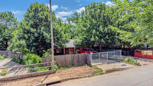 605 N Pecan Street #A & B, Arlington, TX 76011