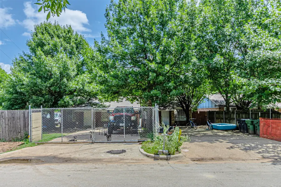 605 N Pecan Street #A & B, Arlington, TX 76011 - #2