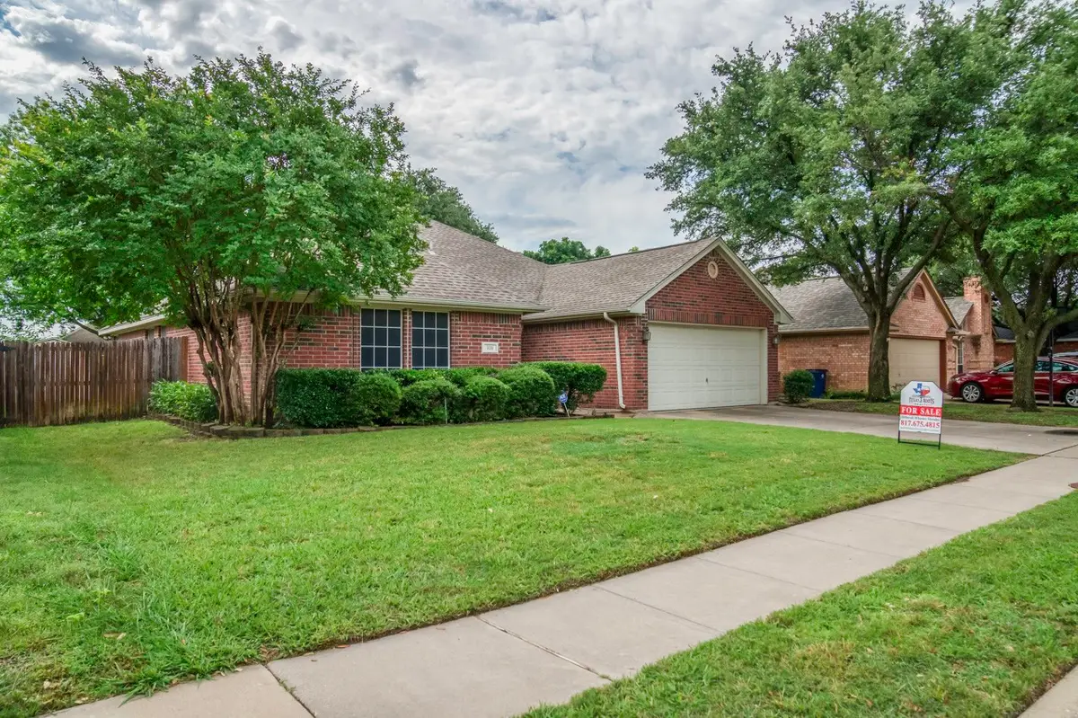 320 Shane Lane, Burleson, TX 76028 - #1