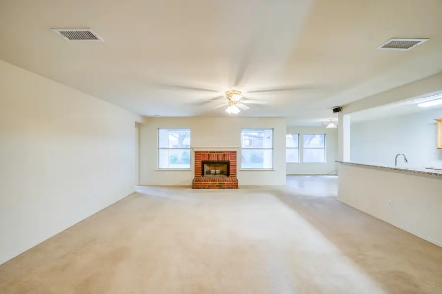 320 Shane Lane, Burleson, TX 76028 - #2