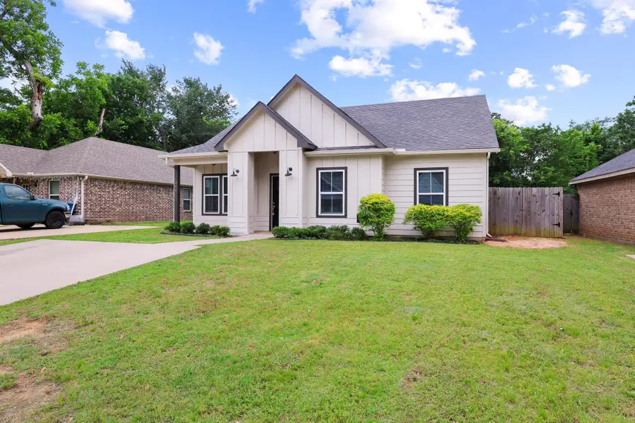 514 W Hull Street, Denison, TX 75020 - #3