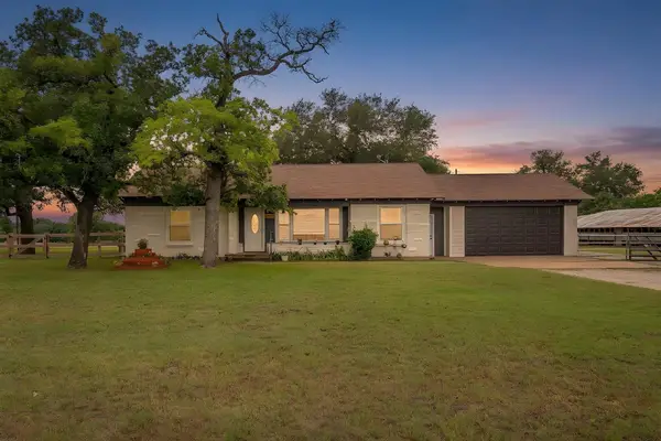 300 S Caddo Street, Lipan, TX 76462