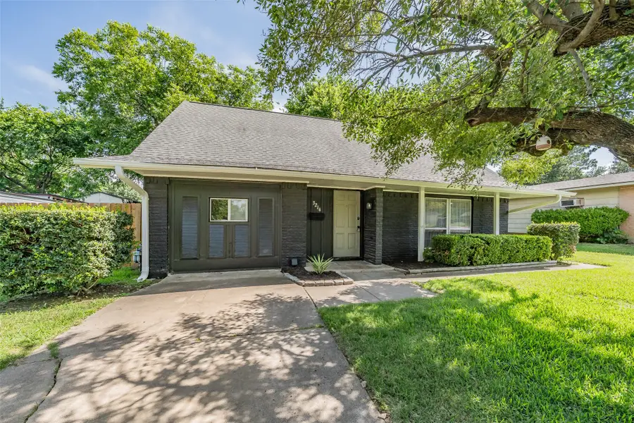3214 Ridgeview Circle, Irving, TX 75062 - #2