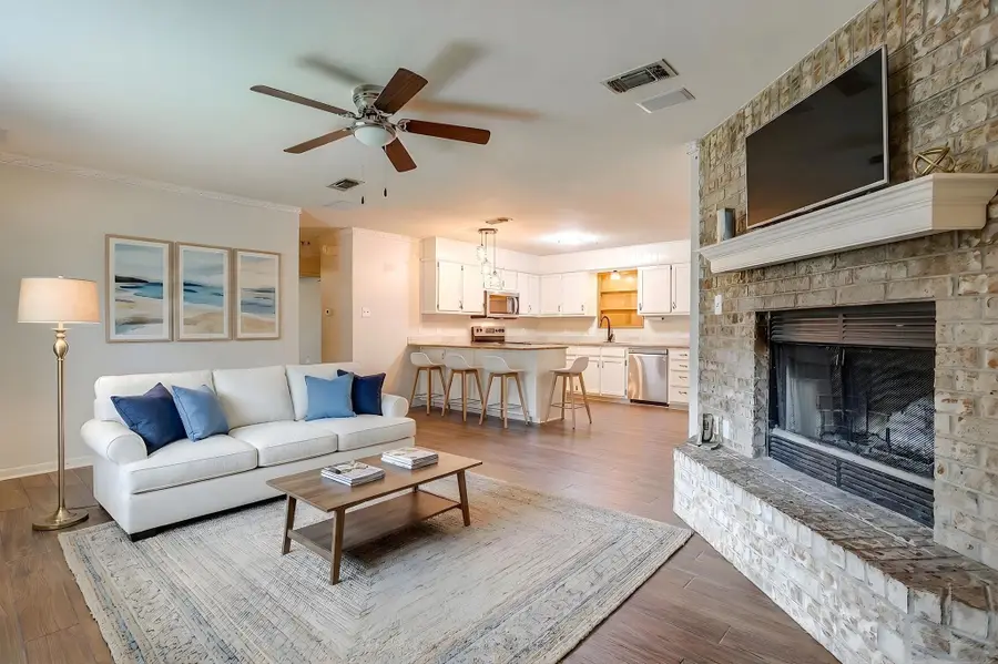 709 N Avenue B, Springtown, TX 76082 - #2