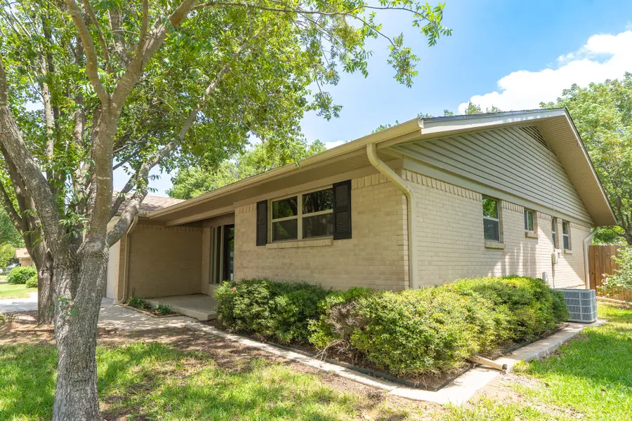 308 Willow Way, Gainesville, TX 76240 - #2