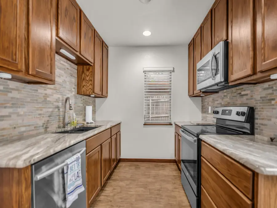 1011 E Lake Drive, Weatherford, TX 76087 - #3