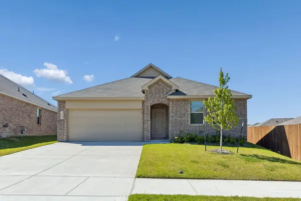 1527 Fearless Lane, Crandall, TX 75114