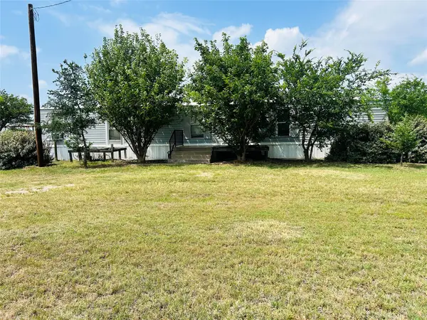 312 W Springcreek, Olney, TX 76374