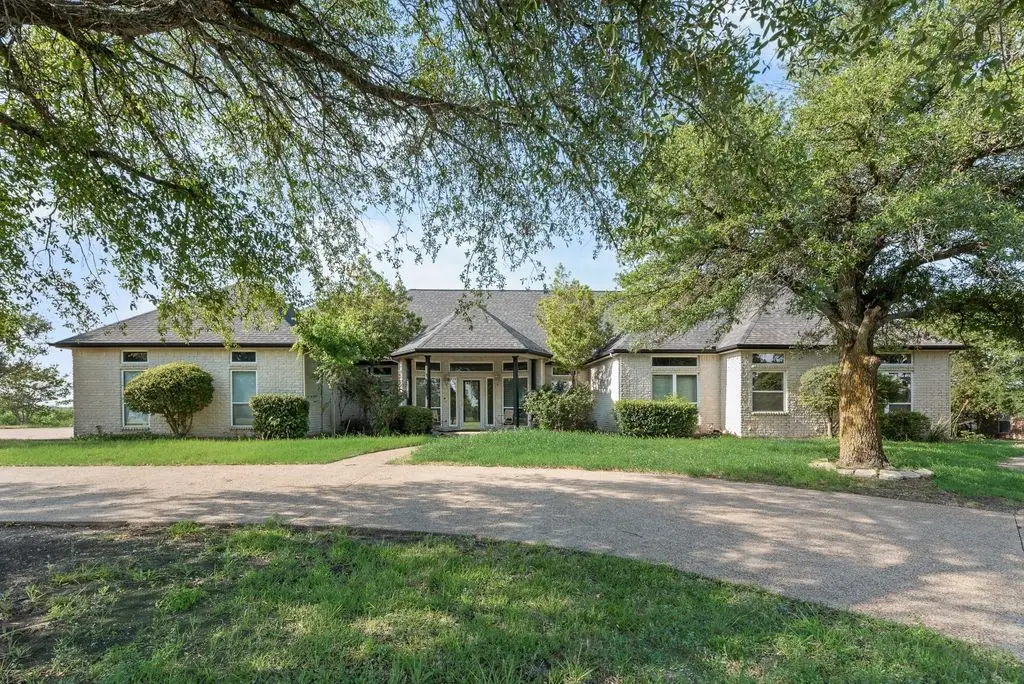 120 Chambers Drive, Italy, TX 76651 - #1