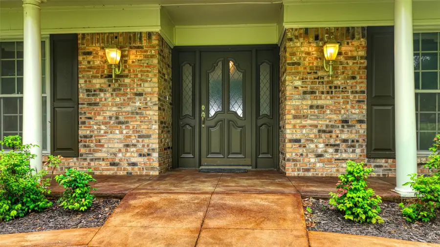 1113 Mockingbird Circle, Ennis, TX 75119 - #2