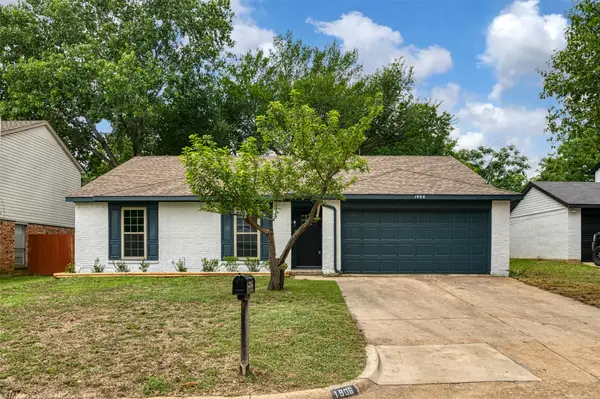 1906 Bosque Lane, Arlington, TX 76006