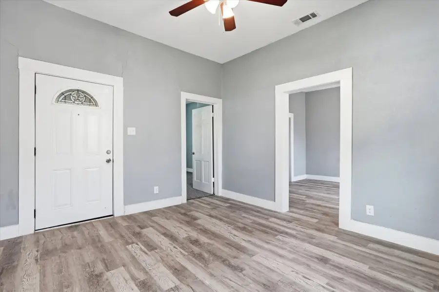 3454 Frazier Avenue, Fort Worth, TX 76110 - #3