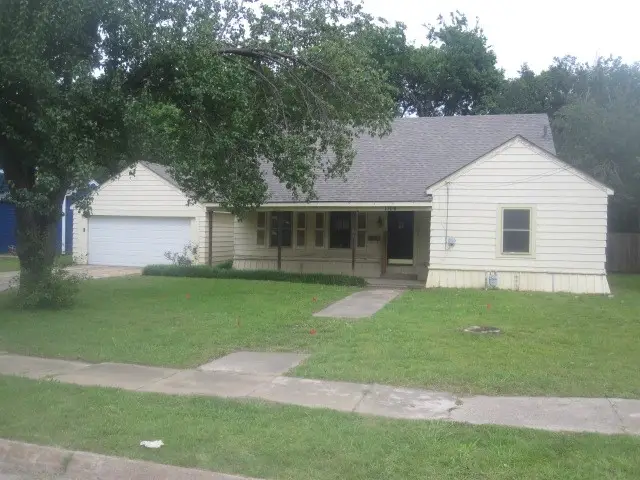 1104 Park Avenue, Bonham, TX 75418 - #1