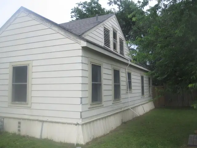 1104 Park Avenue, Bonham, TX 75418 - #2