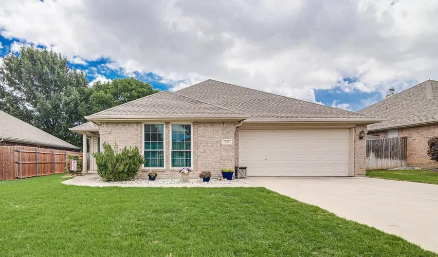 316 Angela Drive, Burleson, TX 76028 - #2