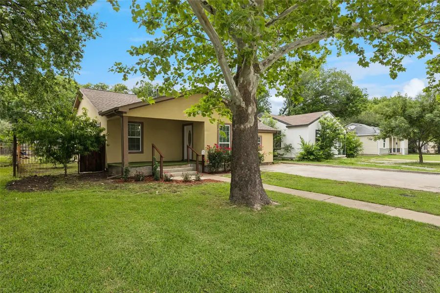 1042 SW 3rd Street, Grand Prairie, TX 75051 - #2