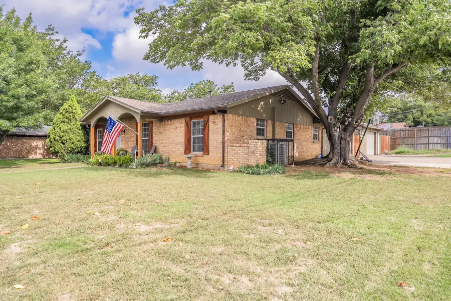 6037 Lindy Lane, Watauga, TX 76148 - #2