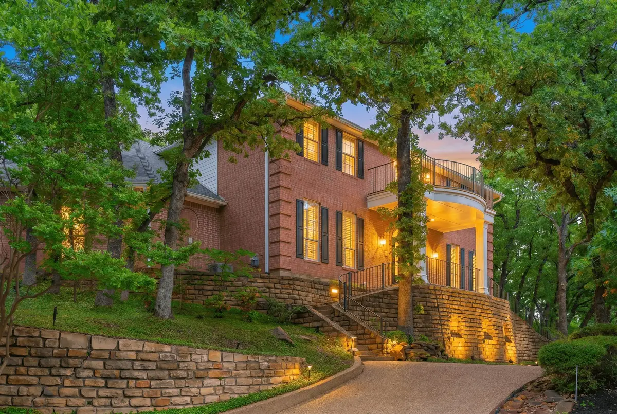 302 W Charlottesville Avenue, Colleyville, TX 76034 - #1