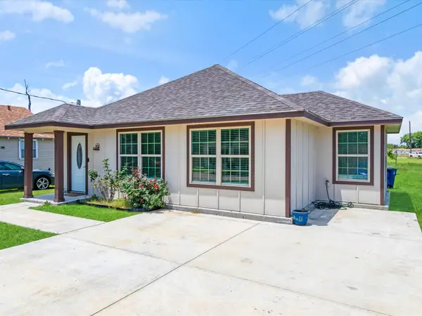 308 Avenue A, Ennis, TX 75119