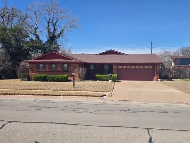 810 S Preston Road, Burkburnett, TX 76354 - #1