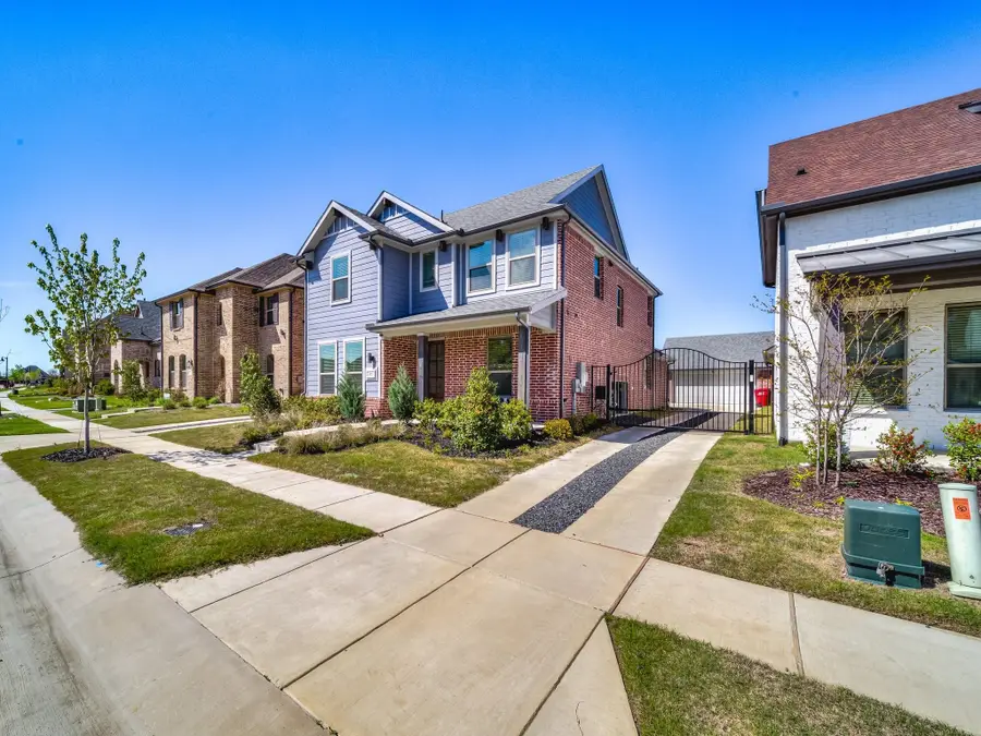 1820 Temple Hills, Van Alstyne, TX 75495 - #2