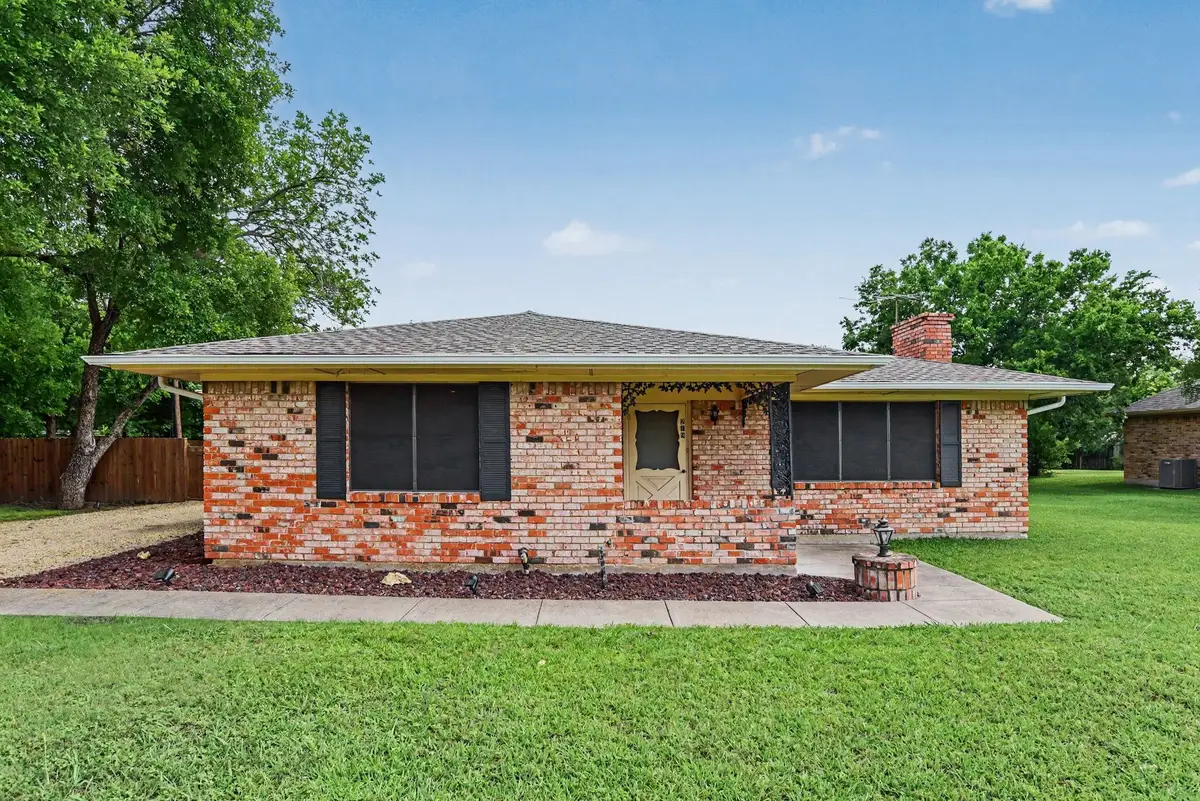 219 W Jefferson Street, Palmer, TX 75152 - #1