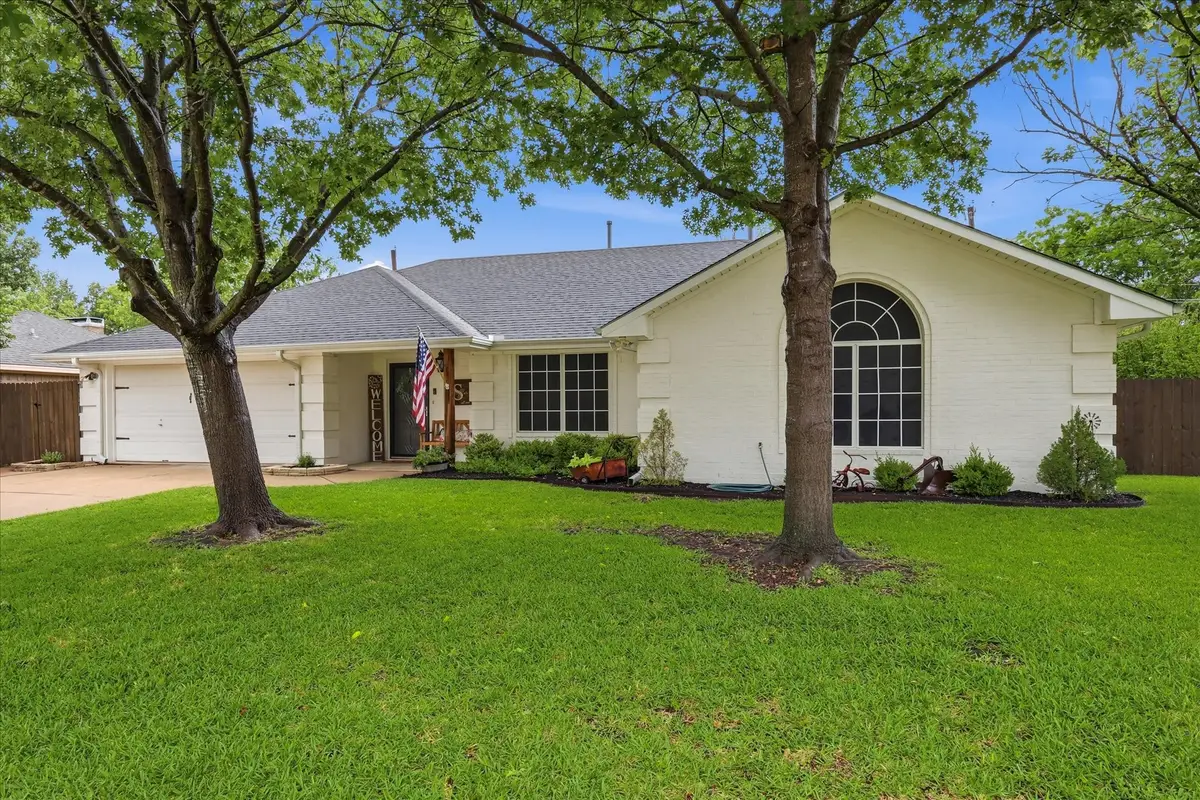 202 Colonial Heights, Sanger, TX 76266 - #1