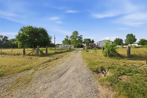 2449 E Fm 120, Denison, TX 75021