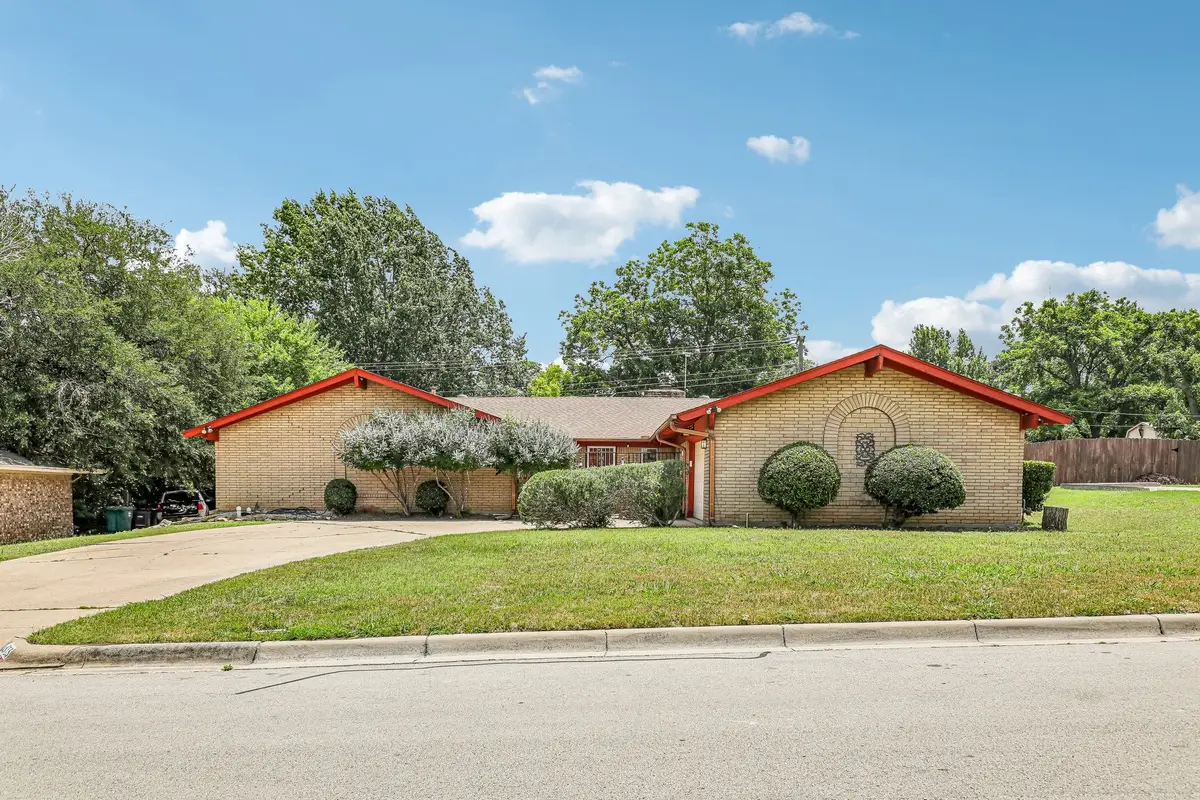 6313 Whitman Avenue, Fort Worth, TX 76133 - #1