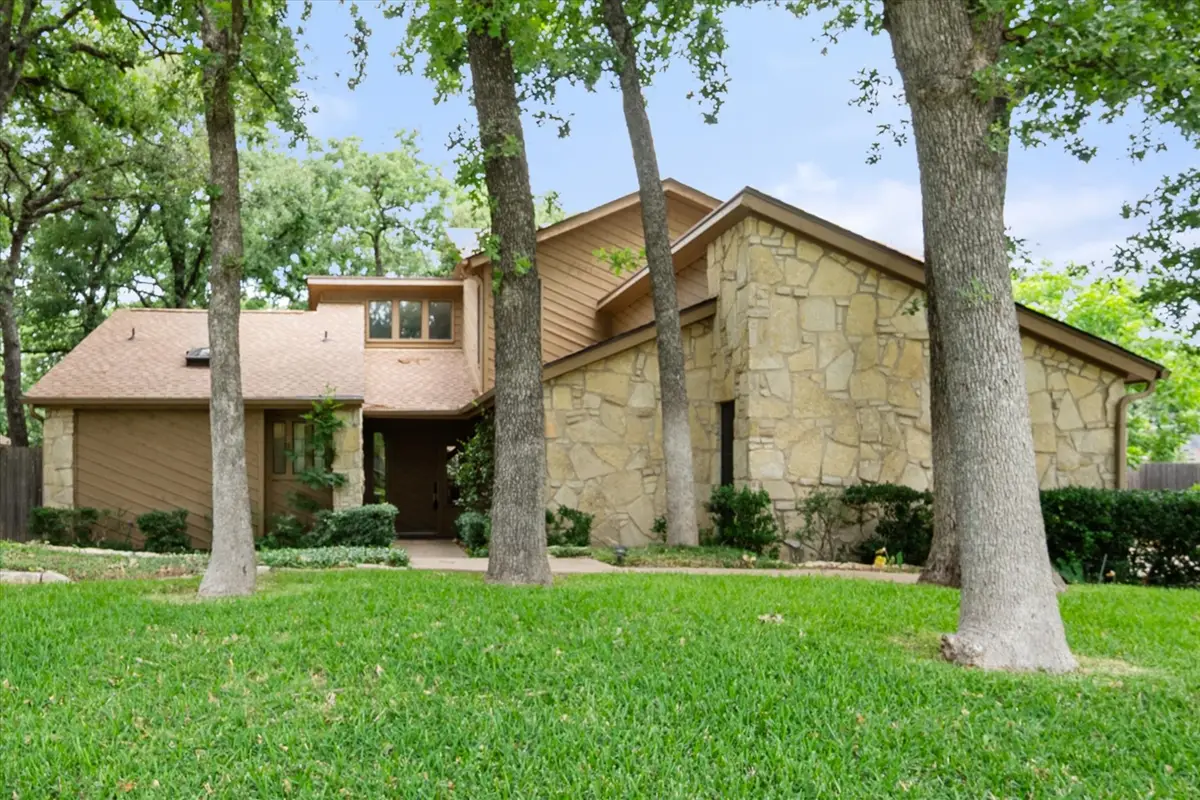 2801 Oak Trail Court, Dalworthington Gardens, TX 76016 - #1