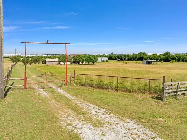 1795 Melton Road, Sanger, TX 76266