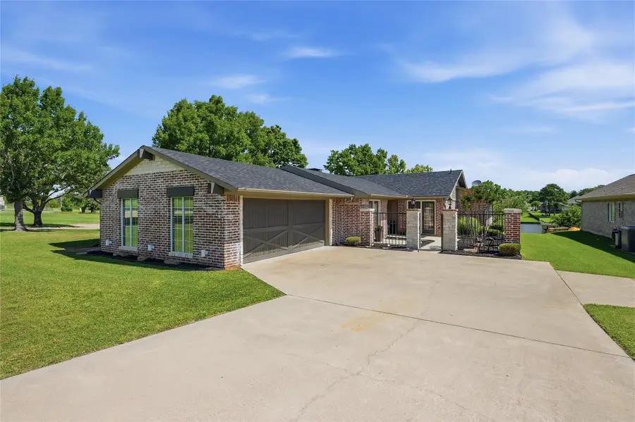 533 Kiowa Drive W, Lake Kiowa, TX 76240 - #2