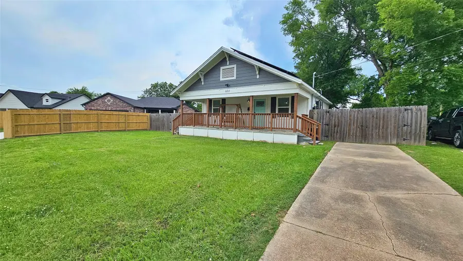 831 Alabama Street, Sulphur Springs, TX 75482 - #2