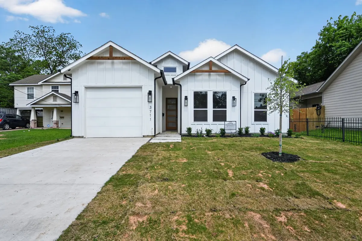 3711 Metropolitan Avenue, Dallas, TX 75210 - #1