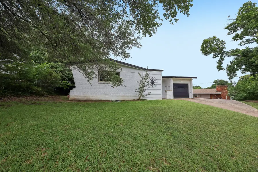 917 8th Street, Grand Prairie, TX 75050 - #3